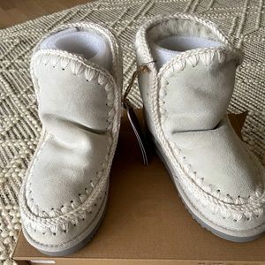 Mou light gray/silver boots - sheepskin lined